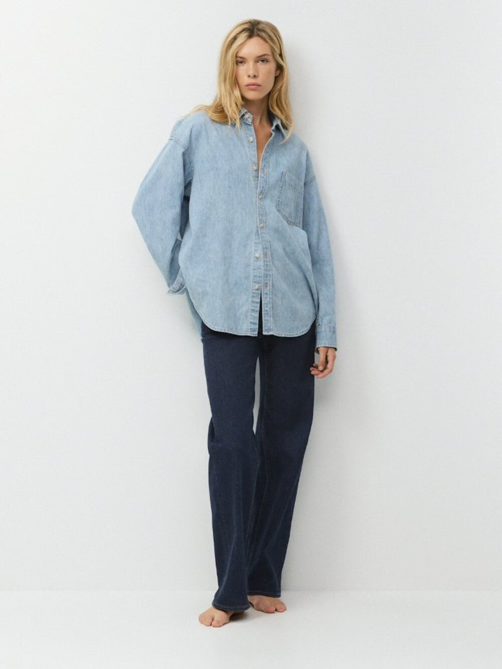 Aritzia Denim Forum The ’80s Comfy Denim Shirt Oversized Light Wash Size XS